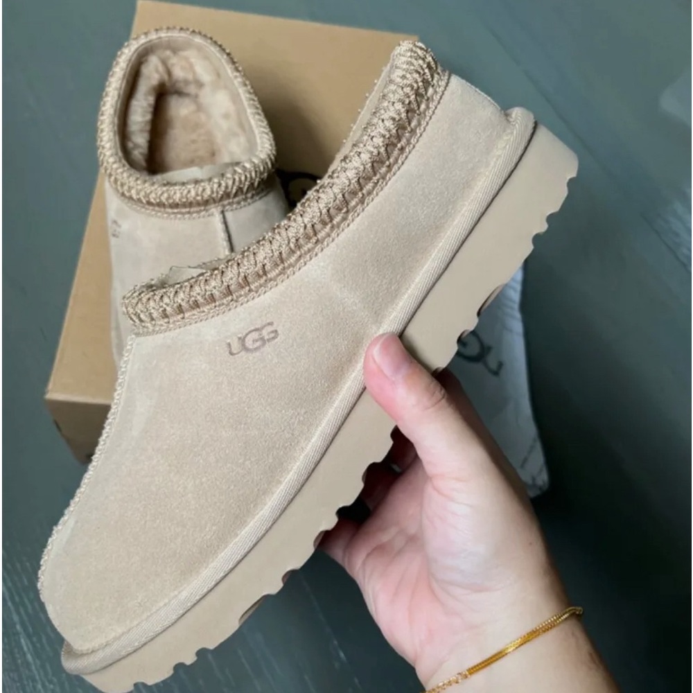 UGG TASMAN SLIPPERS SIZE 6